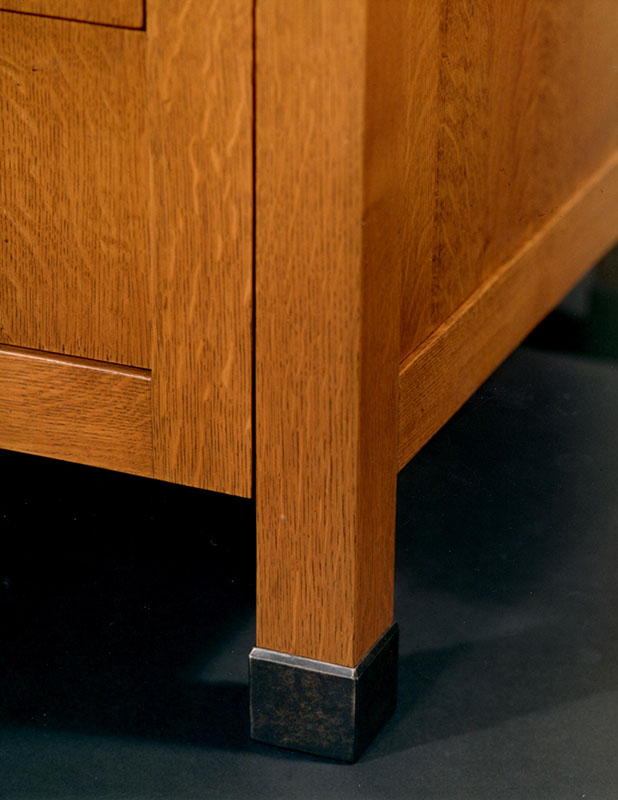 foot-detail-stickley-santa-fe-style-cabinet